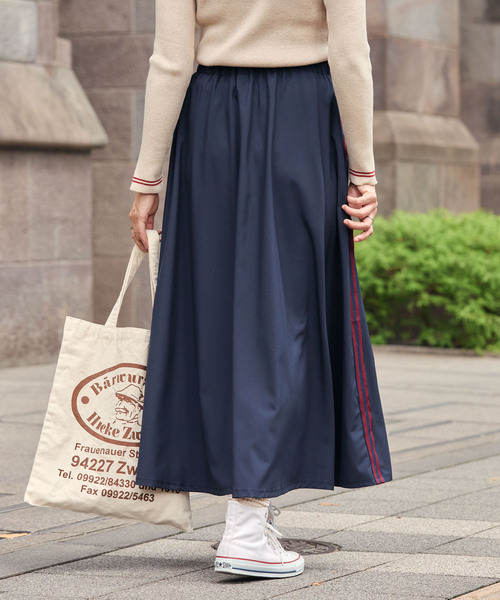 CONVERSE(コンバース)の「CONVERSE / コンバース ストレッチ サイドライン ゴアードスカート(スカート・レディース・ネイビー/ブラック・M)」の12枚目の写真