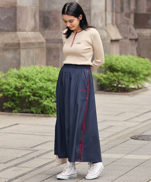CONVERSE(コンバース)の「CONVERSE / コンバース ストレッチ サイドライン ゴアードスカート(スカート・レディース・ネイビー/ブラック・M)」の13枚目の写真