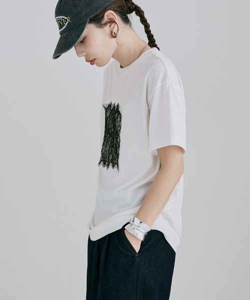 etoll.(エトル)の「UVカット&接触冷感 レースロゴ刺繍Tシャツ(Tシャツ/カットソー・レディース・オフホワイト/ブラック・FREE)」の16枚目の写真