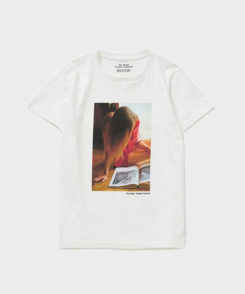BIOTOP(ビオトープ)の「【The Model for BIOTOP】Photo T-Shirts 26SS(Tシャツ/カットソー・レディース・ホワイト/ホワイト系その他2/ホワイト系その他・FREE)」の1枚目の写真