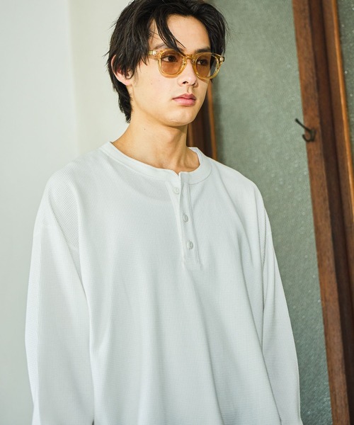 niko and...(ニコアンド)の「USAコットンワッフルヘンリーTシャツ(Tシャツ/カットソー・メンズ・オフホワイト/ベージュ/ブラック/グリーン・LARGE/MEDIUM)」の2枚目の写真