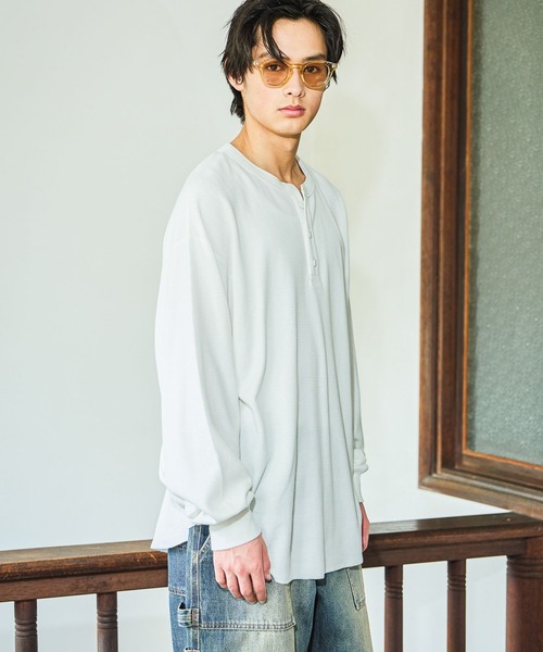 niko and...(ニコアンド)の「USAコットンワッフルヘンリーTシャツ(Tシャツ/カットソー・メンズ・オフホワイト/ベージュ/ブラック/グリーン・LARGE/MEDIUM)」の9枚目の写真