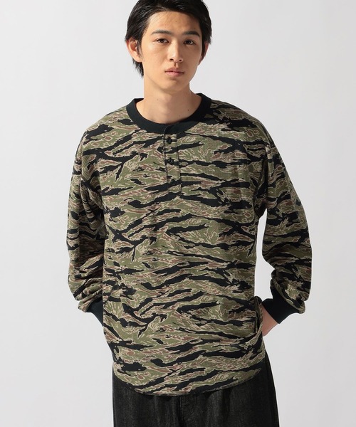 niko and...(ニコアンド)の「USAコットンワッフルヘンリーTシャツ(Tシャツ/カットソー・メンズ・オフホワイト/ベージュ/ブラック/グリーン・LARGE/MEDIUM)」の19枚目の写真