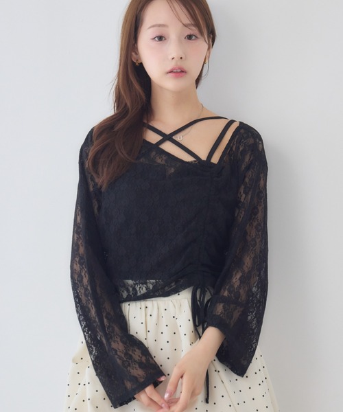 ems excite(エムズエキサイト)の「ワンショルレースドロストカットソー(Tシャツ/カットソー・レディース・ホワイト/ブラック/ナチュラル・FREE)」の2枚目の写真