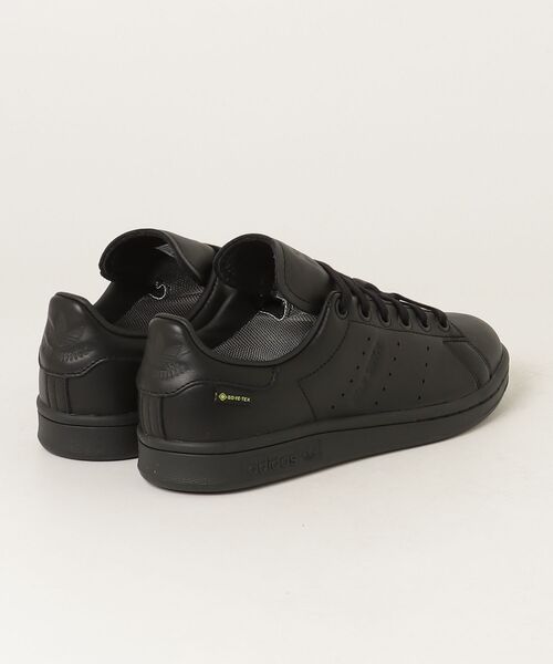 adidas(アディダス)の「adidas STAN SMITH GTX アディダス スタンスミス ゴアテックス(スニーカー・メンズ・ホワイト/ブラック・23cm/28.5cm/23.5cm/29cm/27cm/22.5cm/27.5cm/28cm/24cm/24.5cm/25cm/25.5cm/26cm/26.5cm)」の3枚目の写真