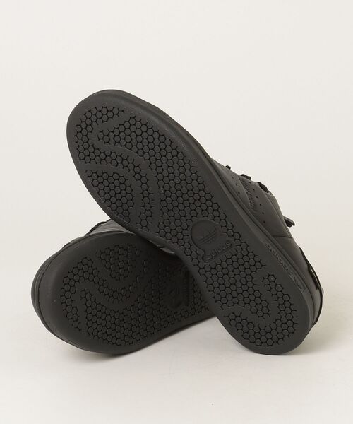 adidas(アディダス)の「adidas STAN SMITH GTX アディダス スタンスミス ゴアテックス(スニーカー・メンズ・ホワイト/ブラック・23cm/28.5cm/23.5cm/29cm/27cm/22.5cm/27.5cm/28cm/24cm/24.5cm/25cm/25.5cm/26cm/26.5cm)」の4枚目の写真