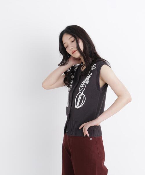 N.(N. Natural Beauty Basic)(エヌエヌナチュラルビューティーベーシック)の「テープ刺繍ベスト(ベスト・レディース・グレー系その他/ベージュ系その他・フリ-)」の4枚目の写真
