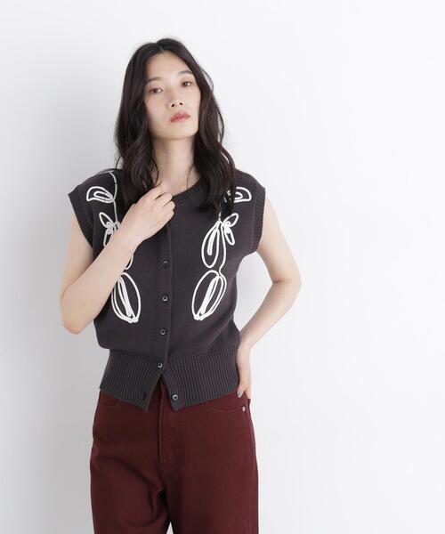 N.(N. Natural Beauty Basic)(エヌエヌナチュラルビューティーベーシック)の「テープ刺繍ベスト(ベスト・レディース・グレー系その他/ベージュ系その他・フリ-)」の6枚目の写真