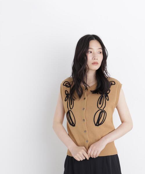 N.(N. Natural Beauty Basic)(エヌエヌナチュラルビューティーベーシック)の「テープ刺繍ベスト(ベスト・レディース・グレー系その他/ベージュ系その他・フリ-)」の12枚目の写真