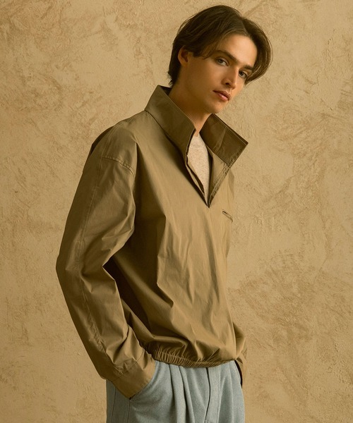 CIRCLEE(サークリー)の「CIRCLEE(サークリー)スキッパーデザイントップス(シャツ/ブラウス・メンズ・ベージュ/ブラック・L/M/XL)」の1枚目の写真