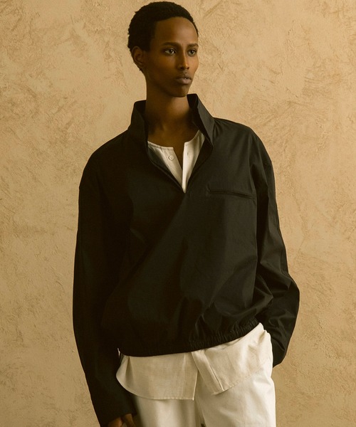 CIRCLEE(サークリー)の「CIRCLEE(サークリー)スキッパーデザイントップス(シャツ/ブラウス・メンズ・ベージュ/ブラック・L/M/XL)」の4枚目の写真