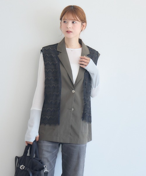Pillini(ピリーニ)の「2WAY レースレイヤードテーラードベスト(ベスト・レディース・カーキ/グレイッシュベージュ・MEDIUM)」の1枚目の写真