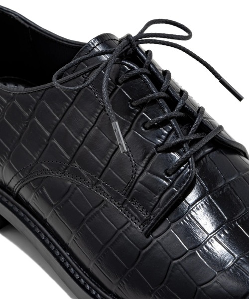 CONZ(コンズ)の「CLASSIC PLAIN TOE BLACK CROCODILE(ドレスシューズ・メンズ・ブラック・26.5/26/25.5/25)」の3枚目の写真