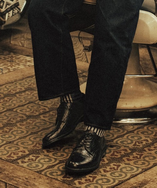 CONZ(コンズ)の「CLASSIC PLAIN TOE BLACK CROCODILE(ドレスシューズ・メンズ・ブラック・26.5/26/25.5/25)」の8枚目の写真