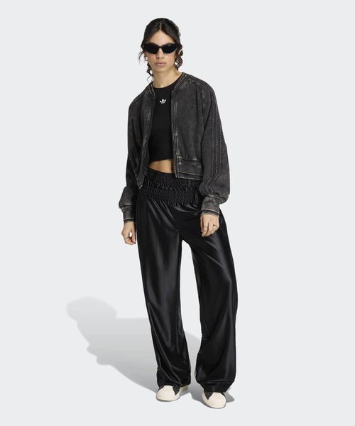 adidas(アディダス)の「SST ダブルレイヤード クロップド丈 トラックトップ / ジャージ / トラックジャケット / アディダスオリジナルス adidas Originals(ジャージ・レディース・ブラック・MEDIUM/SMALL/X-LARGE/X-SMALL/XX-LARGE/LARGE)」の5枚目の写真
