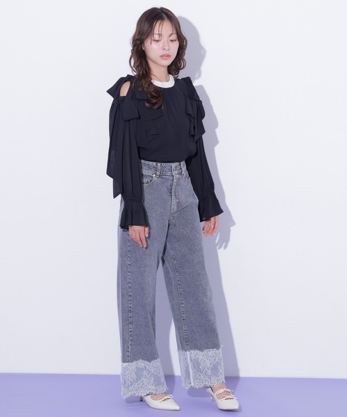 JILL by JILL STUART（ジルバイジルスチュアート）の「ショルダーラッフルリボンブラウス（シャツ/ブラウス・レディース・ホワイト/ブルー/ブラック・FREE）」の13枚目の写真