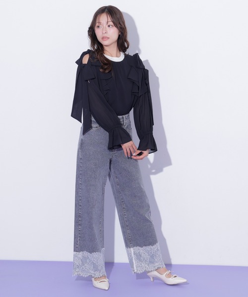 JILL by JILL STUART（ジルバイジルスチュアート）の「ショルダーラッフルリボンブラウス（シャツ/ブラウス・レディース・ホワイト/ブルー/ブラック・FREE）」の12枚目の写真
