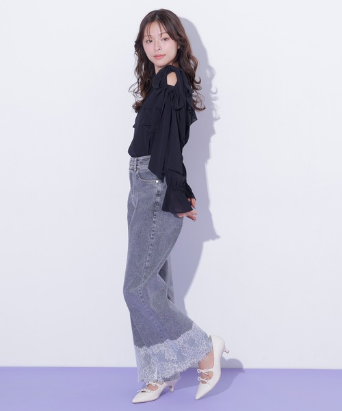 JILL by JILL STUART（ジルバイジルスチュアート）の「ショルダーラッフルリボンブラウス（シャツ/ブラウス・レディース・ホワイト/ブルー/ブラック・FREE）」の14枚目の写真