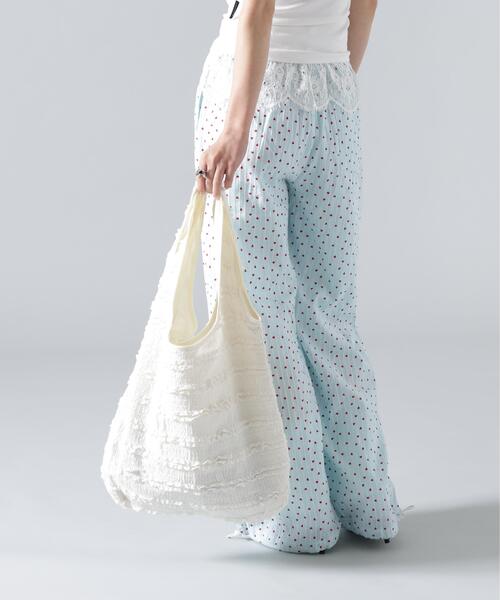 L.H.P（エルエイチピー）の「MAVYTH/メヴィス/FRILL MARCHE BAG（ショルダーバッグ・レディース・アイボリー/ブラック・F）」の2枚目の写真
