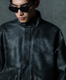 ALAND（エーランド）の「【UNISEX】ALAND×UMBRO／フェイクレザーブルゾン（ブルゾン）」