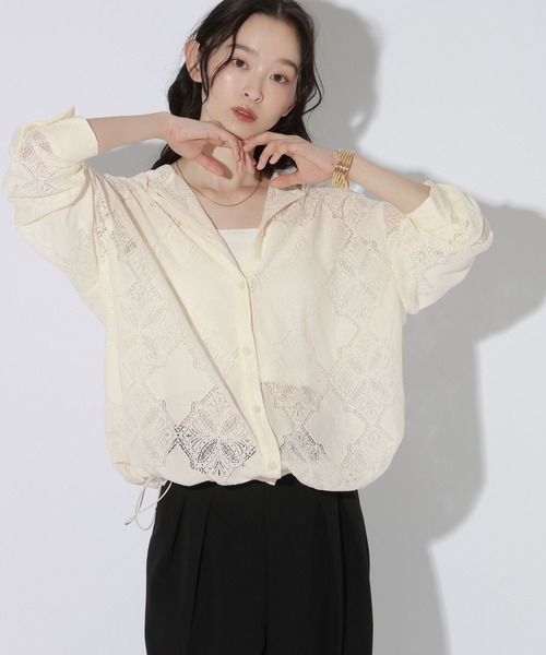 LAKOLE(ラコレ)の「ドロストレースフードシャツ / 1056695(シャツ/ブラウス・レディース・オフホワイト/ブラウン/ブラック・FREE)」の2枚目の写真