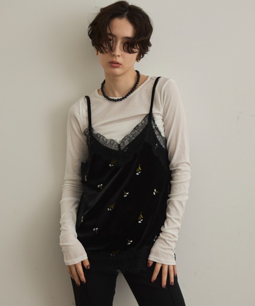 Trish（トリッシュ）の「ベロア花刺繍レースヘムキャミソール（キャミソール・レディース・ブラウン/ブラック・FREE）」の4枚目の写真