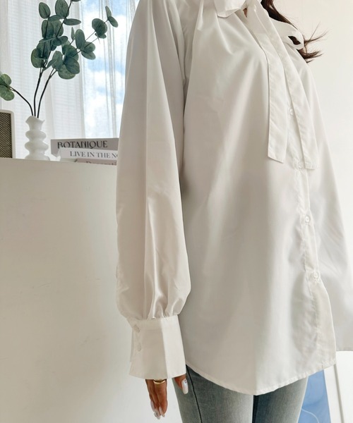 Eclat one（エクラワン）の「【オンオフ使える/1枚で華やか】上品クラシカル。ボウタイフリルネック長袖ブラウス（シャツ/ブラウス・レディース・ホワイト/ライトブルー/ブラック・FREE）」の17枚目の写真