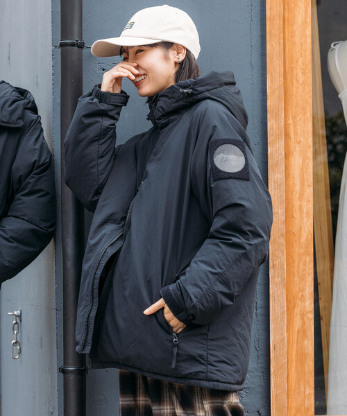 FREAK'S STORE(フリークスストア)の「NANGA × FREAK'S STORE/ナンガ 別注 HOODIE DOWN JACKET WOMEN’S/フーディ ダウンジャケット(ダウンジャケット/コート・レディース・ブラック/グレー/ブラウン・フリ-)」の4枚目の写真