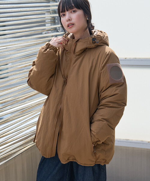 FREAK'S STORE(フリークスストア)の「NANGA × FREAK'S STORE/ナンガ 別注 HOODIE DOWN JACKET WOMEN’S/フーディ ダウンジャケット(ダウンジャケット/コート・レディース・ブラック/グレー/ブラウン・フリ-)」の8枚目の写真