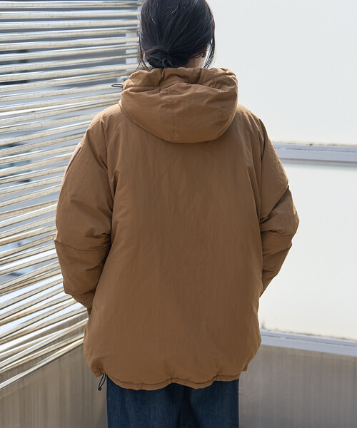 FREAK'S STORE(フリークスストア)の「NANGA × FREAK'S STORE/ナンガ 別注 HOODIE DOWN JACKET WOMEN’S/フーディ ダウンジャケット(ダウンジャケット/コート・レディース・ブラック/グレー/ブラウン・フリ-)」の15枚目の写真