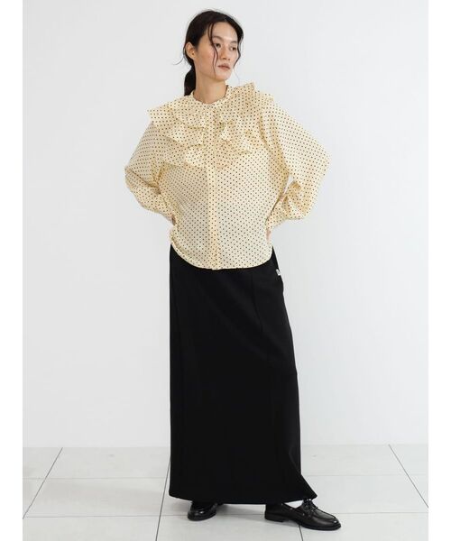 FIKA.(フィーカ)の「Dot frills blouse(シャツ/ブラウス・レディース・ダークブラウン/ベージュ/ブラック・MEDIUM)」の11枚目の写真