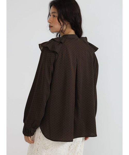 FIKA.(フィーカ)の「Dot frills blouse(シャツ/ブラウス・レディース・ダークブラウン/ベージュ/ブラック・MEDIUM)」の17枚目の写真