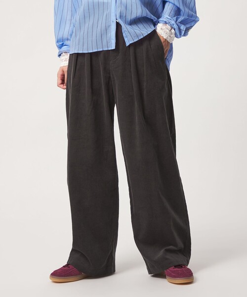 green label relaxing(グリーンレーベルリラクシング)の「【WEB限定】<at ease>コーデュロイ タック パンツ(その他パンツ・レディース・ナチュラル/ライトブルー/ダークグレー/ライトピンク・SHORT/38/36)」の11枚目の写真
