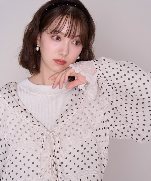 MISCH MASCH(ミッシュマッシュ)の「2026秋冬新作 ドットラッフルレースブラウス(シャツ/ブラウス・レディース・ブラック/ホワイト・フリ-)」の12枚目の写真
