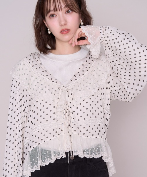 MISCH MASCH(ミッシュマッシュ)の「2026秋冬新作 ドットラッフルレースブラウス(シャツ/ブラウス・レディース・ブラック/ホワイト・フリ-)」の3枚目の写真