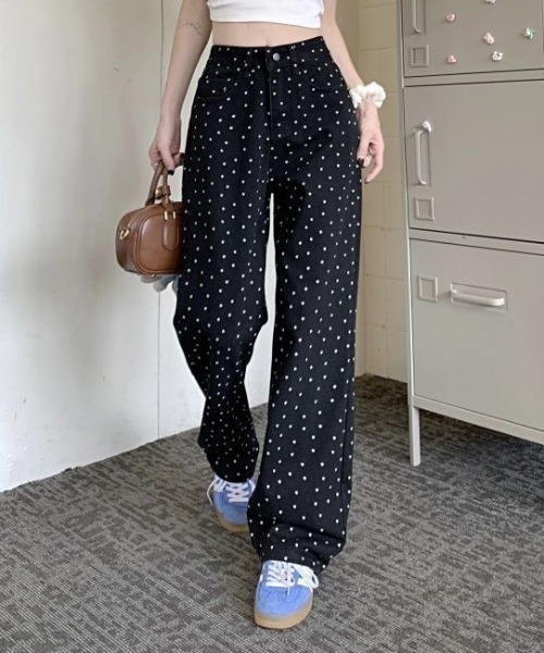 AVYL(アヴィル)の「小花柄ハイウエストワイドデニムパンツ(デニムパンツ・レディース・ブラック・M/S/L)」の10枚目の写真