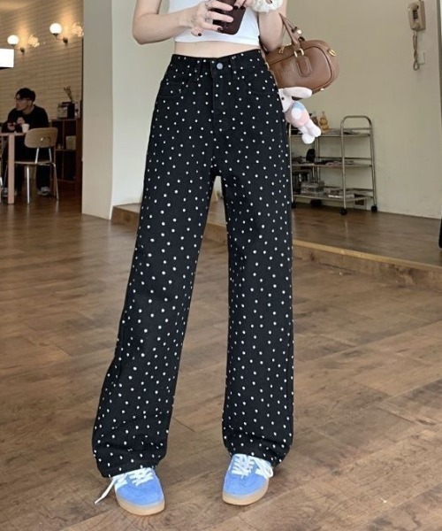 AVYL(アヴィル)の「小花柄ハイウエストワイドデニムパンツ(デニムパンツ・レディース・ブラック・M/S/L)」の11枚目の写真