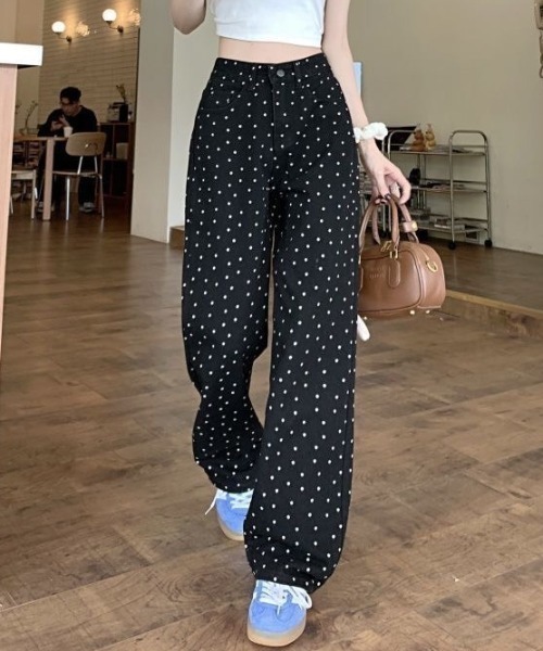 AVYL(アヴィル)の「小花柄ハイウエストワイドデニムパンツ(デニムパンツ・レディース・ブラック・M/S/L)」の12枚目の写真