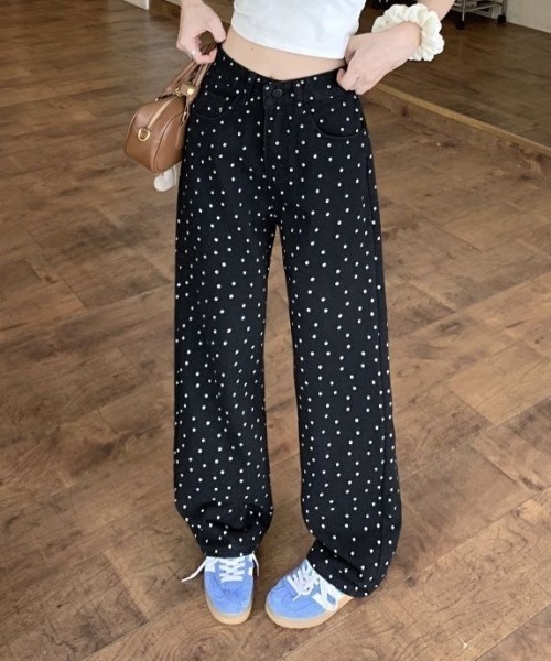 AVYL(アヴィル)の「小花柄ハイウエストワイドデニムパンツ(デニムパンツ・レディース・ブラック・M/S/L)」の13枚目の写真