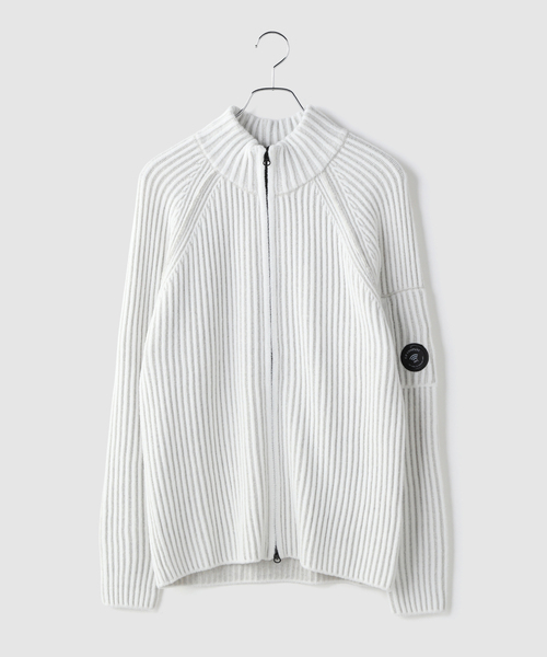 C.P. COMPANY(シーピーカンパニー)の「C.P.Company / シーピーカンパニー KNITWEAR CARDIGAN IN FLEECE KNIT(カーディガン/ボレロ・メンズ・ホワイト・SMALL/MEDIUM)」の1枚目の写真