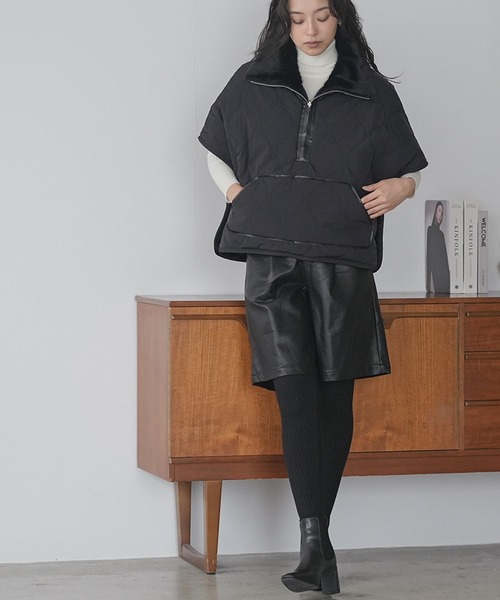 mili an deni(ミリアンデニ)の「ウェストタックエコレザーハーフパンツ(その他パンツ・レディース・ブラック・M)」の7枚目の写真