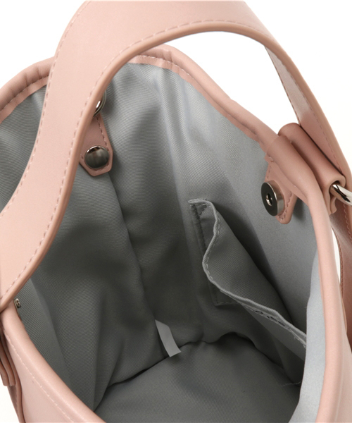 MOUSSY（マウジー）の「ONE HANDLE BAG（ショルダーバッグ・レディース・キャメル/ブラック/ピンク・FREE）」の14枚目の写真