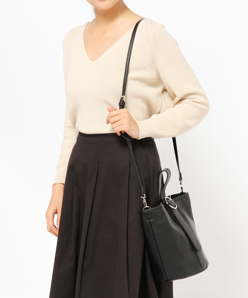 MOUSSY（マウジー）の「ONE HANDLE BAG（ショルダーバッグ・レディース・キャメル/ブラック/ピンク・FREE）」の16枚目の写真