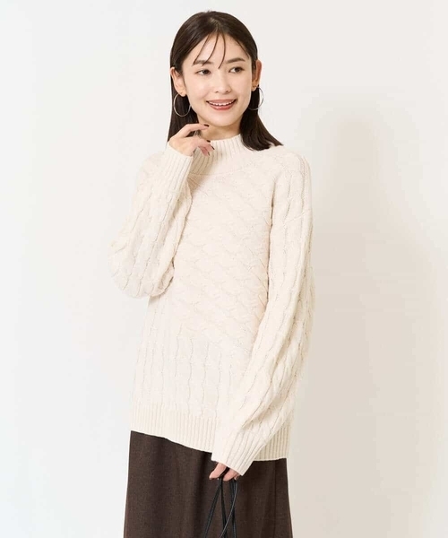 a.v.v(アーヴェヴェ)の「ケーブル編みバイアスデザインニット(ニット/セーター・レディース・ダークグレー/アイボリー/レッド・40/38/36/34/42)」の5枚目の写真