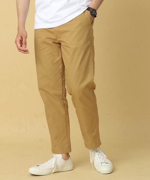 URBAN RESEARCH DOORS MENS(アーバンリサーチ ドアーズ メンズ)の「FORK&SPOON Downproof TaperedTrousers(その他パンツ・メンズ・オフホワイト/ゴールド/ネイビー・4/5)」の1枚目の写真