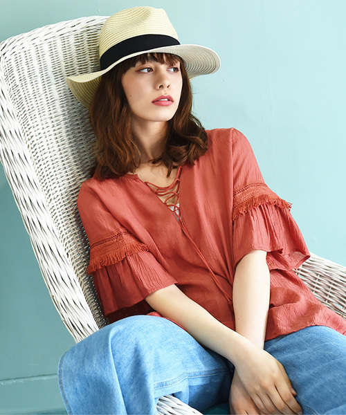 Luz Llena(ラズレナ)の「レースアップタッセルブラウス(シャツ/ブラウス・レディース・レッド/ブラック・MEDIUM)」の11枚目の写真