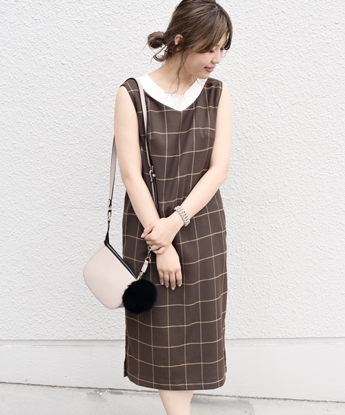 Khaju（カージュ）の「Khaju:グレンチェックノースリーブワンピース（ワンピース・レディース・ベージュ/ブラウン・ONE SIZE）」の2枚目の写真