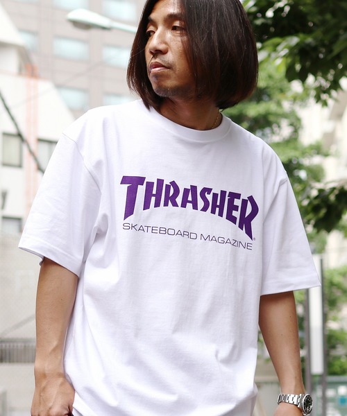 THRASHER(スラッシャー)の「THRASHER MAG Logoプリント S/S Tシャツ(Tシャツ/カットソー・メンズ・ブラック/ネイビー/ホワイト/パープル/ブラック系その他/レッド/ライトブルー/ピンク/オレンジ/ラベンダー/ホワイト×パープル/ネイビー×ホワイト/ホワイト×グリーン/ブルー系その他/バーガンディー/オレンジ系その他/ロイヤルブルー/グリーン/パープル系その他/オレンジ系その他2・M/L/XL/S)」の4枚目の写真