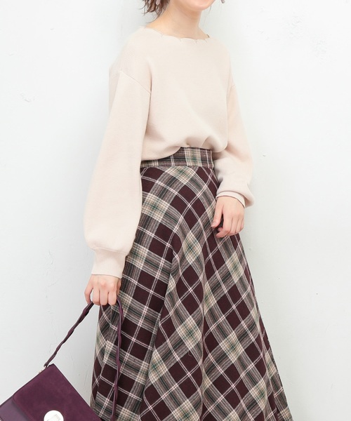 natural couture(ナチュラルクチュール)の「衿ぐりスカラップ刺繍ニット(ニット/セーター・レディース・ブラック/ブラウン/サックスブルー/アイボリー/ピンク系その他・FREE)」の6枚目の写真