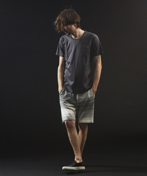 5351 POUR LES HOMMES(ゴーサンゴーイチプールオム)の「【クルーネック】プライマリースムース半袖Tシャツ(Tシャツ/カットソー・メンズ・ホワイト/チャコールグレー/ブラック・44/46/48/50)」の17枚目の写真